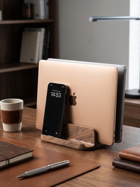 El Yapımı Ahşap Dikey Laptop Standı & MacBook Tutucu